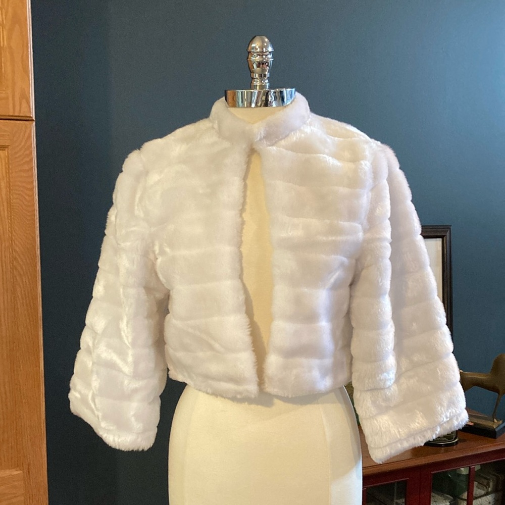 Elegant Ivory Faux Fur Jacket